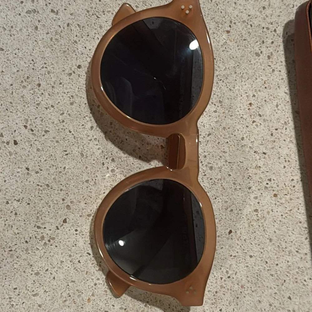 Illesteva Peach Round Sunglasses with Dark Lenses